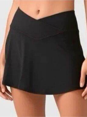 Black V-Waist Performance Skirt